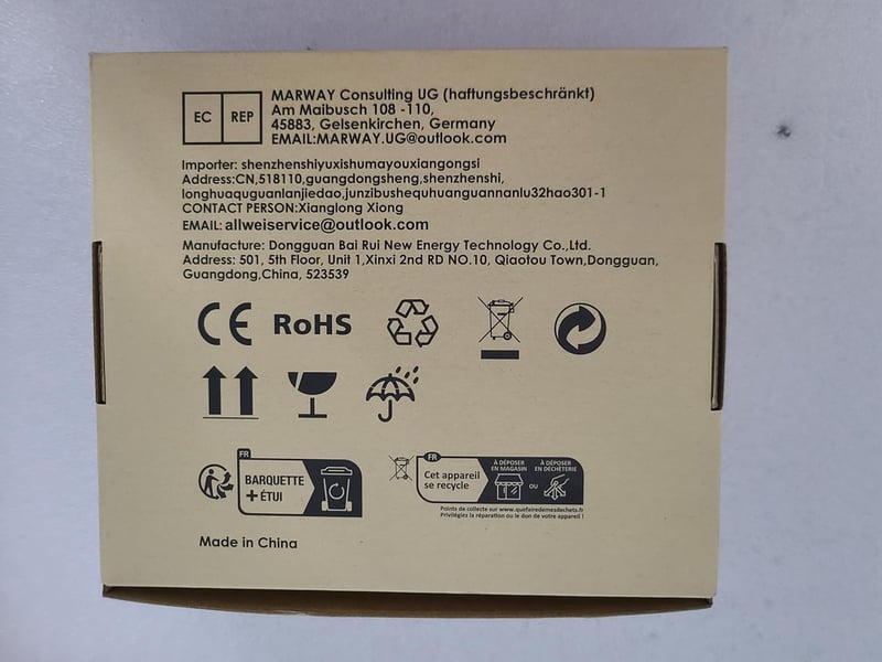 ALLWEI 300W Autós inverter 12V-230V, USB-C és USB portokkal, piros