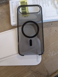 Priehľadný kryt Apple iPhone Air MagSafe – farba Shadow, používaný stav — známky používania na bočných tlačidlách (stav: viď 2. obrázok) 3
