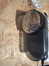 Elektrický odstraňovač žmolkov Ziitty so 6 čepeľami, 3 úrovňami výkonu, LCD displejom, nabíjaním typu C, čierny – použitý 3