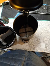 WENKO Leman kozmetička kanta s pedalom, 5 litara, mat crna, s uklonjivom unutarnjom posudom — deformirano kućište (stanje: vidi 2. sliku) 3