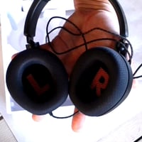 JBL Quantum 100M2 žičane gaming slušalice s odvojivim mikrofonom, 3,5 mm jack priključak, multiplatformske, crne - otvoreni outlet artikl 3