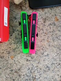 Pár bezdrôtových ovládačov Nintendo Joy-Con (L/R) pre Nintendo Switch – neónová ružová a neónová zelená 2