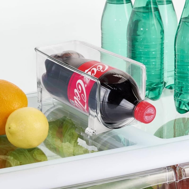 mDesign Átlátszó Hűtő Rendszerező Szett - 4 db Vízpalack Tartó Rács