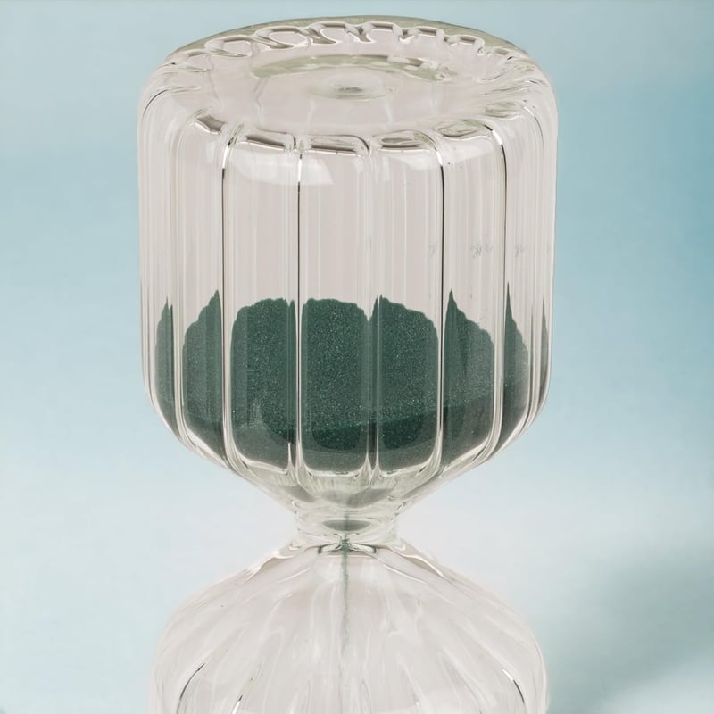 MIJOMA Elegáns Üveg Homokóra 10 Perces Időzítéshez - Relaxációs és Időkezelési Eszköz - 6x13,5 cm - Zöld Dekoráció Otthonba, Irodába