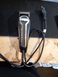 Aparat de tuns pentru bărbați Wahl Elite Pro cu fir, cu piepteni Secure-Fit, accesorii: foarfecă, pieptene și geantă de depozitare, stare utilizată 2