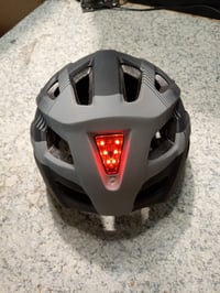 Dunlop kerékpáros sisak LED lámpával, M-es méret (55-58 cm), fekete, állítható pánt, szellőzőnyílások, uniszex biciklis bukósisak 4
