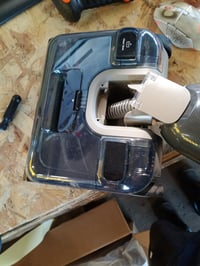 Eureka FloorShine 830 Akkumulátoros Nedves-Száraz Padlótisztító 24000 Pa Szívóerővel, Öntisztító, Anti-Tangle 3.0, 180° Lapos Fektetés 3