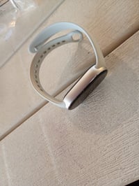 Inteligentný náramok Xiaomi Smart Band 10 strieborný - 1,72" AMOLED displej, 21-dňová výdrž — chybný, čiastočne funkčný: prasknutý displej (stav: pozri 2. obrázok) 2