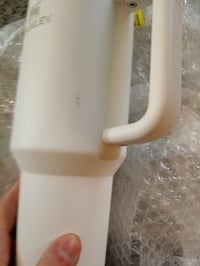 Termoska Stanley Quencher H2.0 FlowState 1,2 l – Frost biela – So slamkou a rukoväťou – malý škrabanec (stav: pozri 2. obrázok) 3