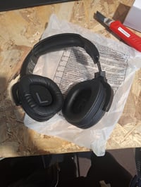 The G-LAB Korp Promethium Vezeték Nélküli Gaming Headset RGB - Hibás — hibás, részben működik: laza fülpárna (állapot: lásd a 2. képet) 2