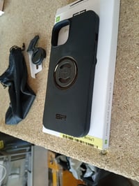SP Connect SPC+ telefontok iPhone 14/13 fekete – használt, halvány karcok a hátlapon (állapot: lásd a 2. képet) 3