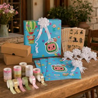 Set za zamatanje poklona: 2x mašne + 2x naljepnice + papir + 20x kraft kutija + washi trake 1