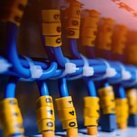 SRJQXH Kábel Jelölő Készlet - 10 Tekercs 0-9 Számozással, 2700 Kapszula, 2,5mm² Méretben, 4,2mm Átmérőig, PVC Anyagból, Sárga-Fekete 6