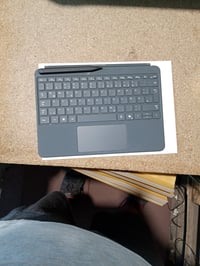Klávesnica pre Microsoft Surface Pro s 12-palcovým touchpadom a dotykovým perom Slim Pen, antracitová farba, používaný stav 2