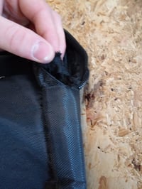 Geantă laptop Waytex 71016 de 17,3 inchi, negru — defectă, funcțională parțial: lipsesc 2 fermoare superioare, ruptură pe o parte (stare: vezi a 2-a imagine) 3