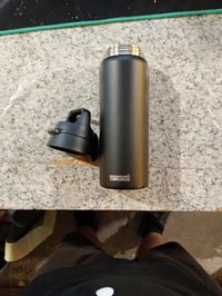 Sticlă din oțel inoxidabil SIGG Shield ONE pentru băuturi carbogazoase, negru, 750 ml, etanșă, fără BPA, ușoară, pentru activități în aer liber și fitness 2