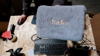 hYwecy Električni termofor s mekom navlakom, prijenosni jastuk za grijanje leđa, trbuha i vrata, siva 7