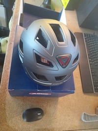 ABUS Hyban 2.0 biciklistička kaciga sa stražnjim svjetlom, titan crna, veličina M (52-58 cm), uniseks, ABS tvrda školjka, rabljeno 3