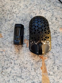 ATTACK SHARK R5 Ultra Vezeték Nélküli Gaming Egér, Szénszálas, 39g Ultrakönnyű, PAW3950MAX, 8KHz, 42000DPI, 2.4G/Bluetooth/USB-C, Fekete 2