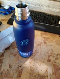 Sticlă pentru apă carbogazoasă SodaStream Fizz & Go Cool din oțel inoxidabil, 0,9 l, albastră, termos cu perete dublu — ca nouă (stare: vezi a 2-a fotografie) 2