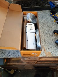 Braț de susținere monitor Ibergrif MA001W pentru ecrane de 13-32 inchi, reglare pe înălțime cu piston cu gaz, înclinabil, rotativ, cu gestionarea cablurilor, VESA 75/100 mm 2