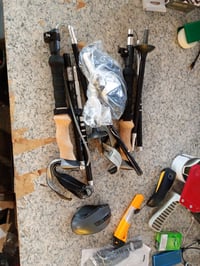 Pereche de bețe de trekking pliabile Overmont – Defecte, parțial funcționale (Unul este defect, parțial funcțional: băț demontat/în bucăți (stare: vezi a 2-a fotografie)) 2
