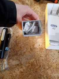Periuță de dinți electrică Oral-B iO Series 3 - Negru, tehnologie oscilatorie-rotativă, protecție pentru gingii — fără etui (stare: vezi a 2-a imagine) 4