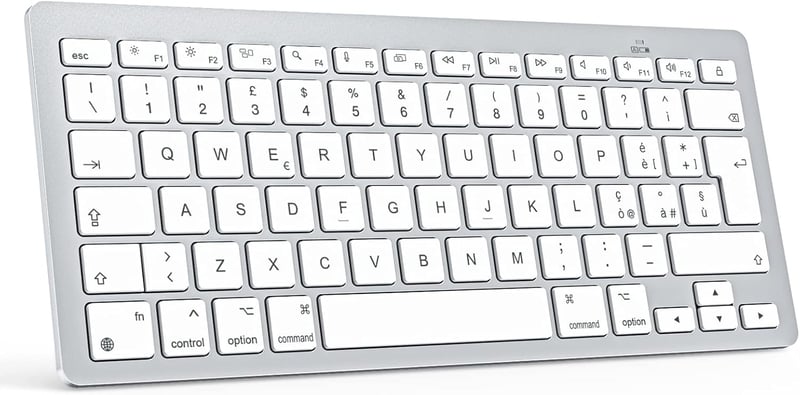 Apple MacBook kompatibilis OMOTON ezüst Bluetooth billentyűzet, QWERTY olasz kiosztással