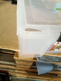 Cutie de depozitare din plastic transparent Sundis Clip'N Store, 27 litri, cu capac cu clips — o bucată ruptă pe partea superioară (stare: vezi a 2-a imagine) 3