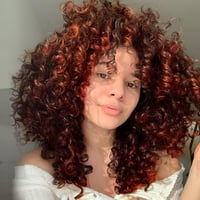 ColourfulPanda Rövid Afro Paróka - Ombre Vörös-Barna, Göndör Műhaj Frufruval 5