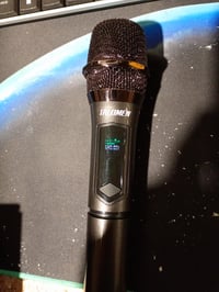 Bezdrôtový karaoke mikrofón TALOMEN K60-1 2.4GHz sivý — chybný, čiastočne funkčný: Samotný mikrofón funguje (stav: pozri 2. obrázok) 2