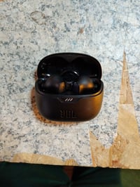 Bezdrôtové Bluetooth slúchadlá JBL Tune Beam s aktívnym potlačením hluku, čierne, s nabíjacím puzdrom, bez gumených štupľov (stav: pozri 2. obrázok) 2