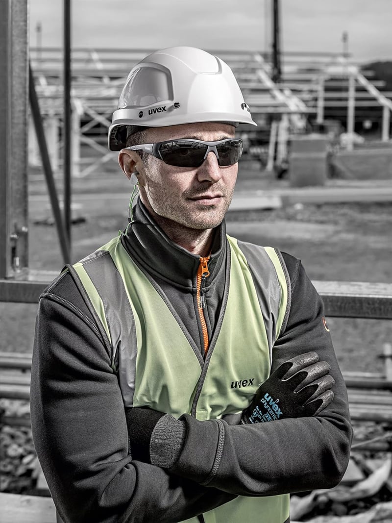 Uvex i-works védőszemüveg, páramentes, karcálló, UV400, antracit-szürke