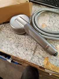 Kézizuhany Szűrővel, Ionszűrővel, 4 Spray Móddal, BE/KI Kapcsolóval — vízköves, minimálisan kopott zuhanyfej (állapot: lásd a 2. képet) 2