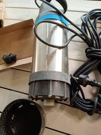 Gardena 5900/4 Inox Automatic merülő-nyomásszivattyú – 5900 l/h — a szűrője és a szivattyú külseje is koszos (állapot: lásd a 2. képet) 4