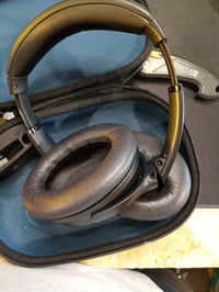 Bose QuietComfort SC Bluetooth slúchadlá s potlačením hluku a mikrofónom — vypchávka pravého náušníka sa oddeľuje (stav: pozri 2. obrázok) 3