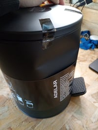 Spirella Adelar pedálos kozmetikai szemetes 3 L fekete acél Soft-Close fedéllel — 10 cm-es oldalsó horpadás (állapot: lásd a 2. képet) 2