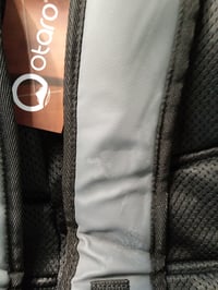 Rucsac de tenis Otaro cu compartiment pentru încălțăminte și laptop, pentru 2 rachete, 30 L, cu husă de ploaie — exteriorul genții este pătat (stare: vezi a 2-a poză) 4
