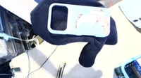 iPhone 17 Pro maskica kaubojske čizme martini maslina cowgirl western plava prugasta zaštitna maska 2