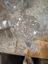 Cafetieră Bialetti Moka Express, 6 cești, aluminiu, espressor pentru aragaz, design italian, stare utilizată 4