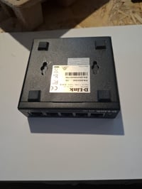 5-portový Fast Ethernet switch D-Link DES-105 10/100 Mbps, kovové puzdro, stolný sieťový rozbočovač pre domácnosti a malé firmy 4