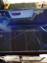 Televizor JVC LT-40VDF2555 VIDAA Smart TV, 40 inchi, Full HD, HDR, LED, Triple Tuner — defect, pentru piese: ecran deteriorat (stare: vezi a 2-a imagine) 3