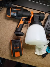 WORX WX020 Nitro akumulatorski sustav za raspršivanje boje 20V, s 4Ah PowerShare PRO baterijom i 2A brzim punjačem, HVLP pištolj za raspršivanje 3