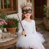 Set za kostimiranje: čipkasta maska + 2 tijare + čarobni štapić + bijeli tutu + naušnice jagode 1