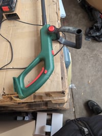 Motocoasă cu acumulator Bosch EasyGrassCut 18V-260, diametru de tăiere 26 cm, sistem 18V, cu acumulator și încărcător, utilizată 3