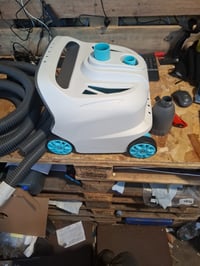 Robot de curățare automată pentru piscină Intex ZX300 Deluxe – defect, funcționează parțial: furtun tăiat (stare: vezi a doua fotografie) 2