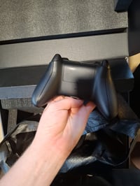 Herná konzola Microsoft Xbox Series X 1TB čierna, repasovaná súprava ovládača a konzoly s drobnými škrabancami pri HDMI porte 8