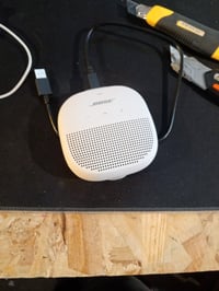 Bose SoundLink Micro Bluetooth zvučnik, bijeli — — neispravan, za dijelove: ne uključuje se, ne reagira na punjenje (stanje: vidi 2. sliku) 3
