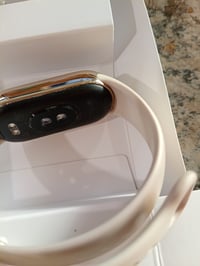 Brățară fitness Xiaomi Smart Band 8, auriu șampanie, AMOLED 1,62" — conector de încărcare murdar (stare: vezi a 2-a imagine) 3