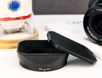 Fujifilm XF18mm F1.4 objektívhez JJC fém napellenző lencsevédővel 9